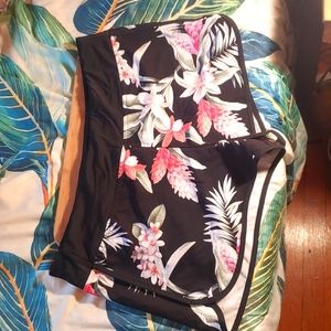 NEW Tommy Banana athletic / swim shorts XL